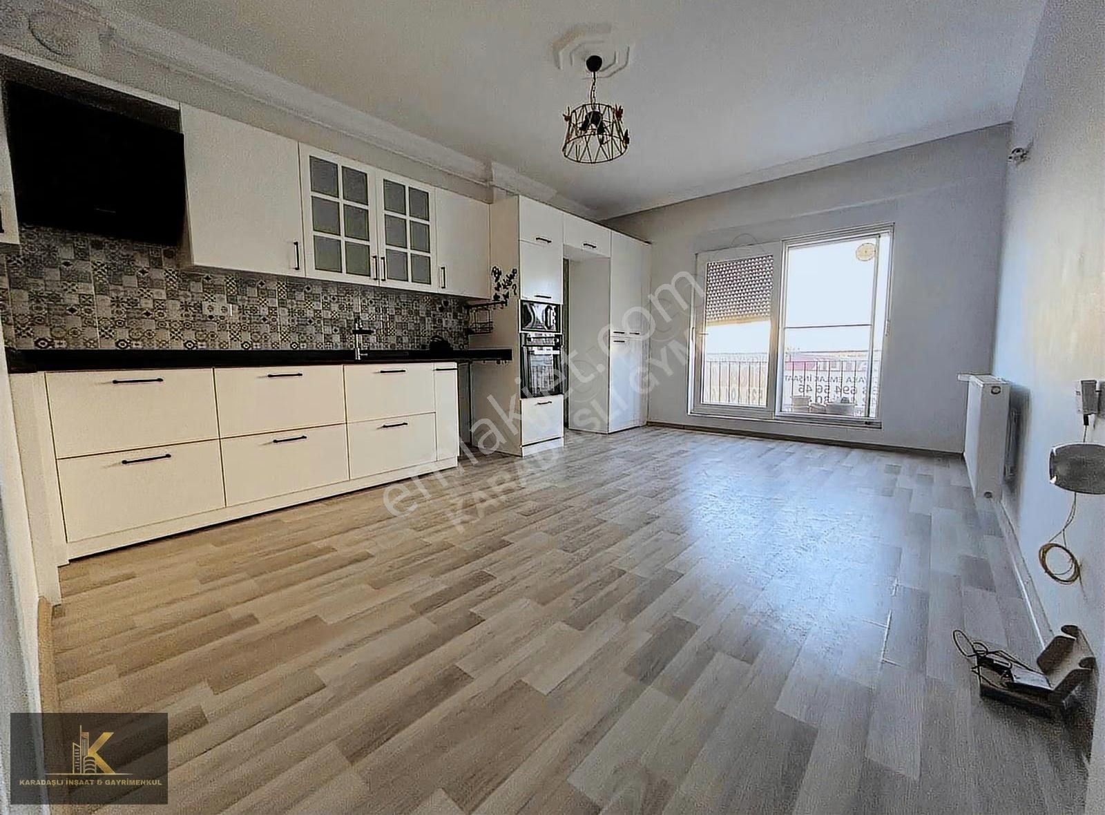 Bahçeyakada Atatürk Caddesi Üzerinde Geniş 2+1 Daire - Görsel 8