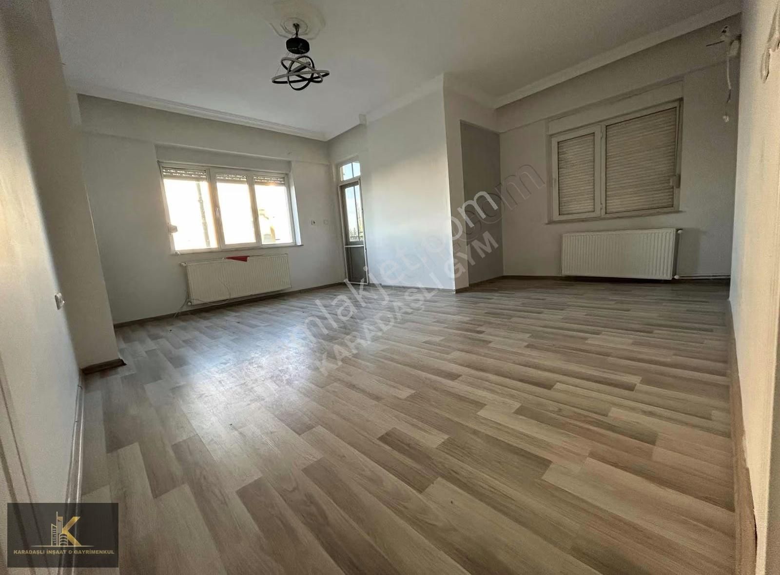 Bahçeyakada Atatürk Caddesi Üzerinde Geniş 2+1 Daire - Görsel 13