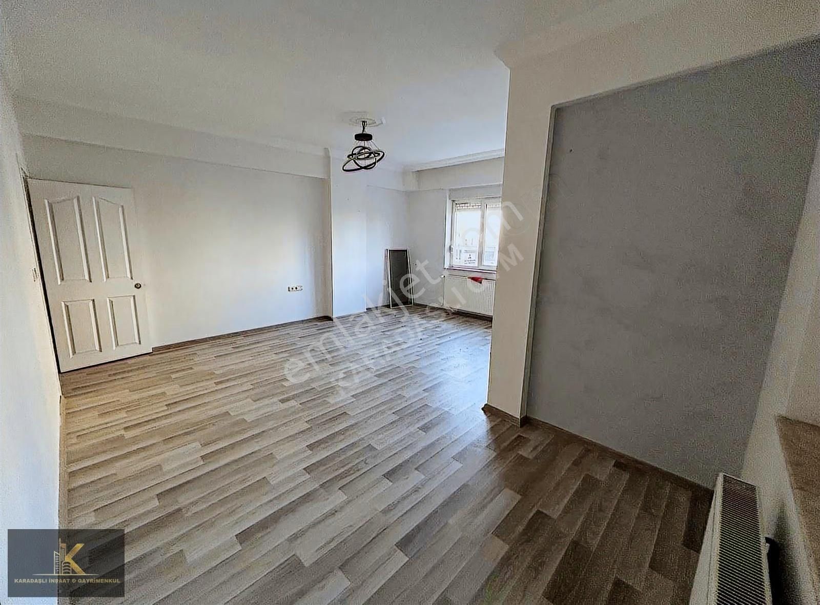 Bahçeyakada Atatürk Caddesi Üzerinde Geniş 2+1 Daire - Görsel 3