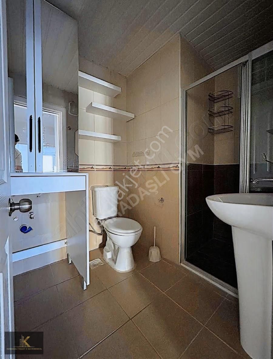 Bahçeyakada Atatürk Caddesi Üzerinde Geniş 2+1 Daire - Görsel 4