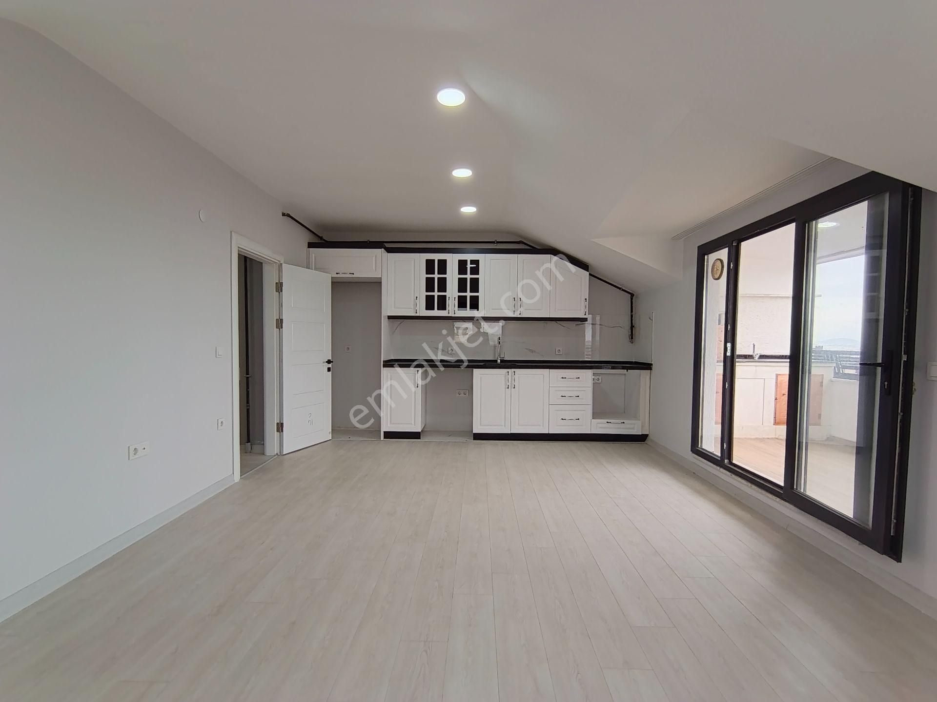 Çekmeköy Merkez Ultra Lüks 4+2 220m2 Çatı Dubleks Daire!!! - Görsel 28