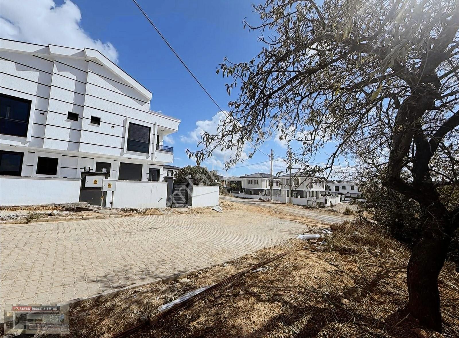 Hısarda Satılık 247 M2 30/60 İmarlı Arsa