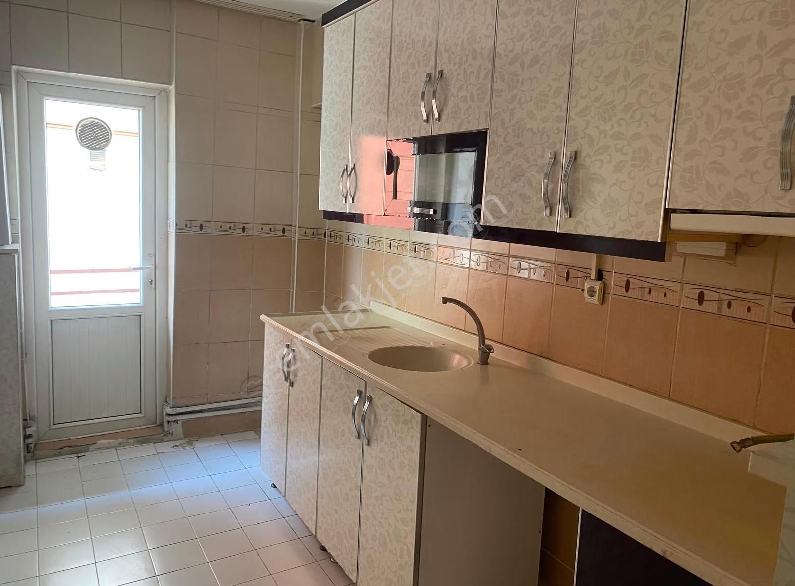 Demetevler 6.caddede Asansörlü, Otoparklı, Önce Cephe 3+1 Bakımlı Kiralık Daire - Görsel 14