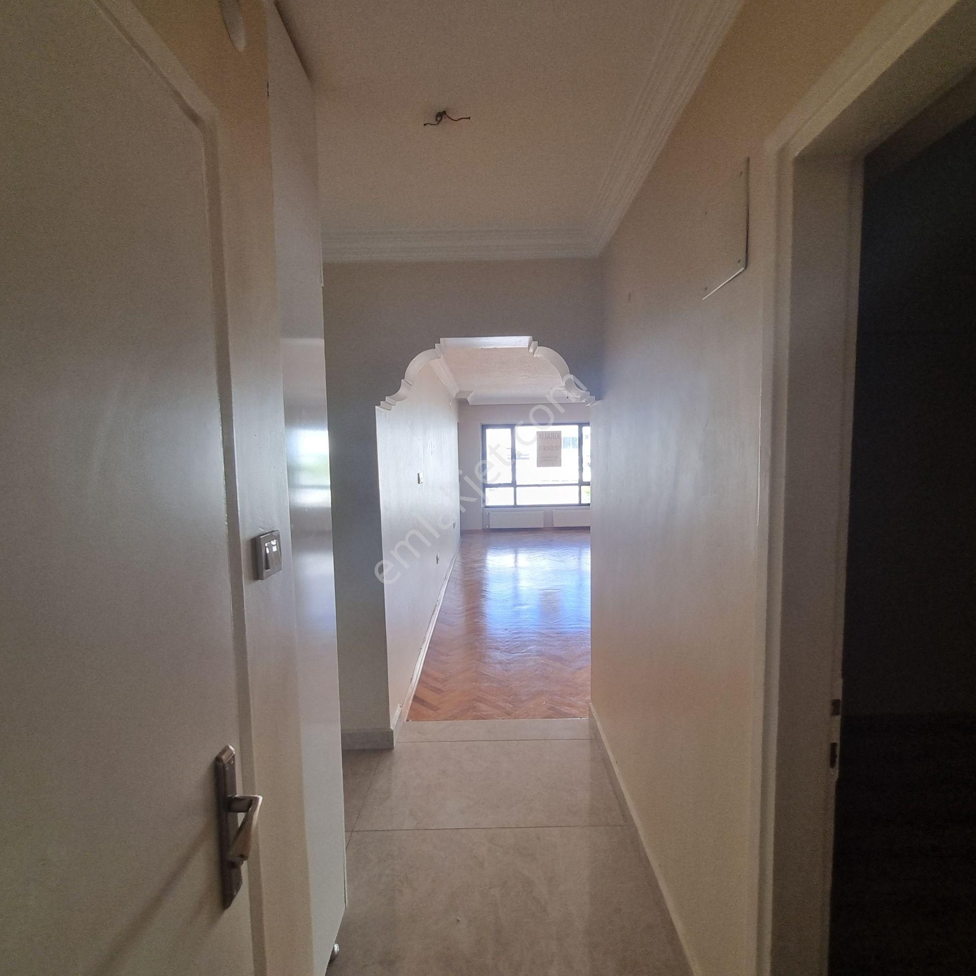 Bostanlı’nın Kalbinde Balıkçı Parkı Cepheli Kiralık 3+1 Daire - Görsel 24