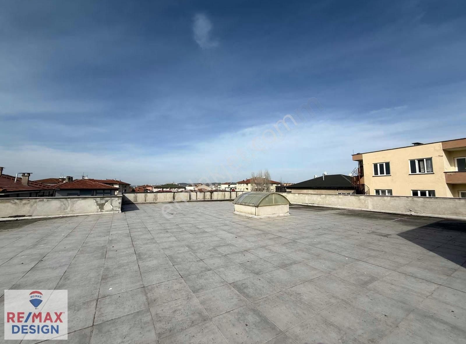 Remax Desıgn Emel Bostancı'dan Çarşıda Komple Satılık İş Yeri - Görsel 13