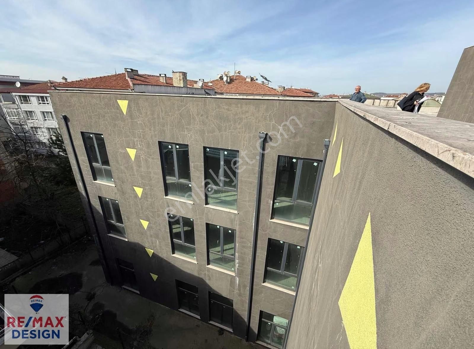 Remax Desıgn Emel Bostancı'dan Çarşıda Komple Satılık İş Yeri - Görsel 14