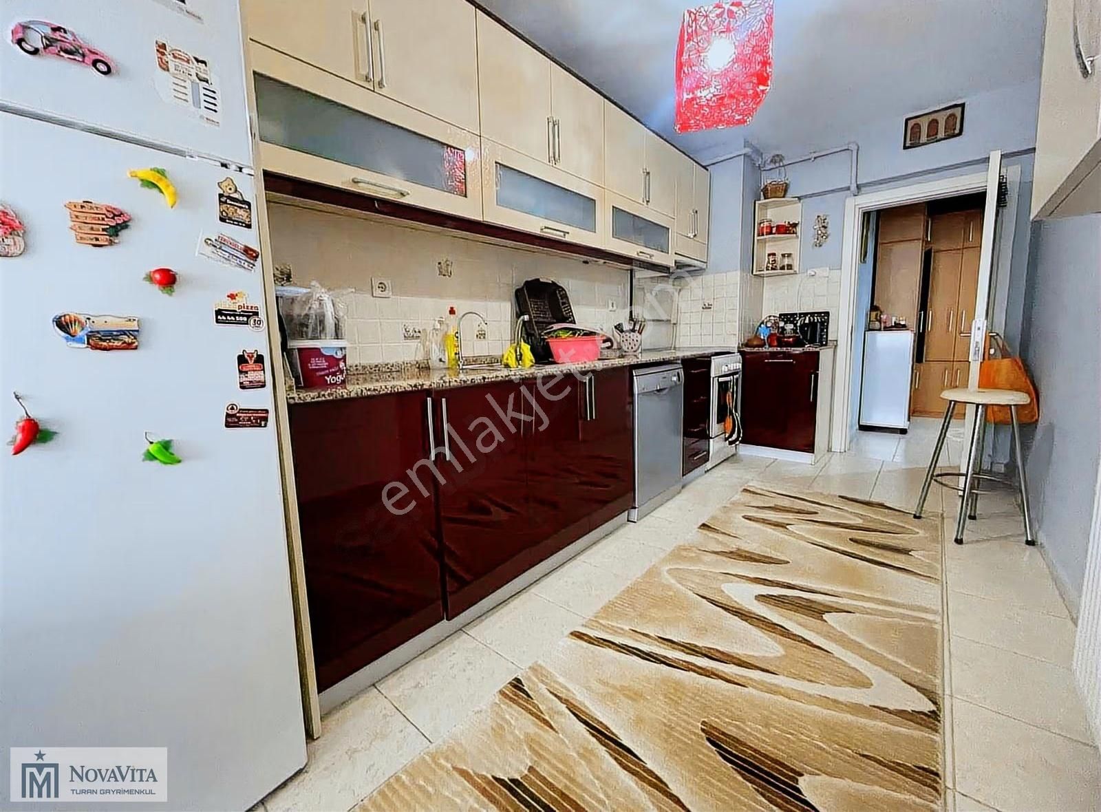 İzmir Üçyol Metro Yakını 135 M2 D.gazlı 3+1 Daire - Görsel 11