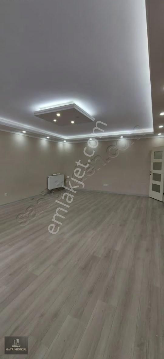 Uzman Dan Avcılar Merkezi Konumunda Sıfır Bina 2+1arakat 120m2