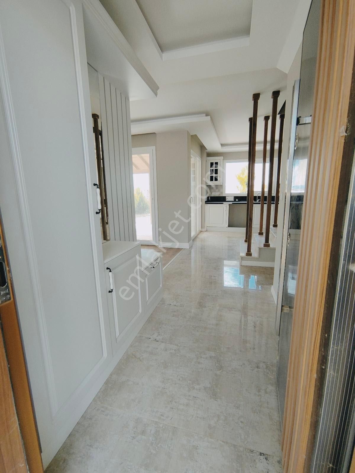 Denize 900metre 3+1 Havuzlu Sitede Yazlık - Görsel 11