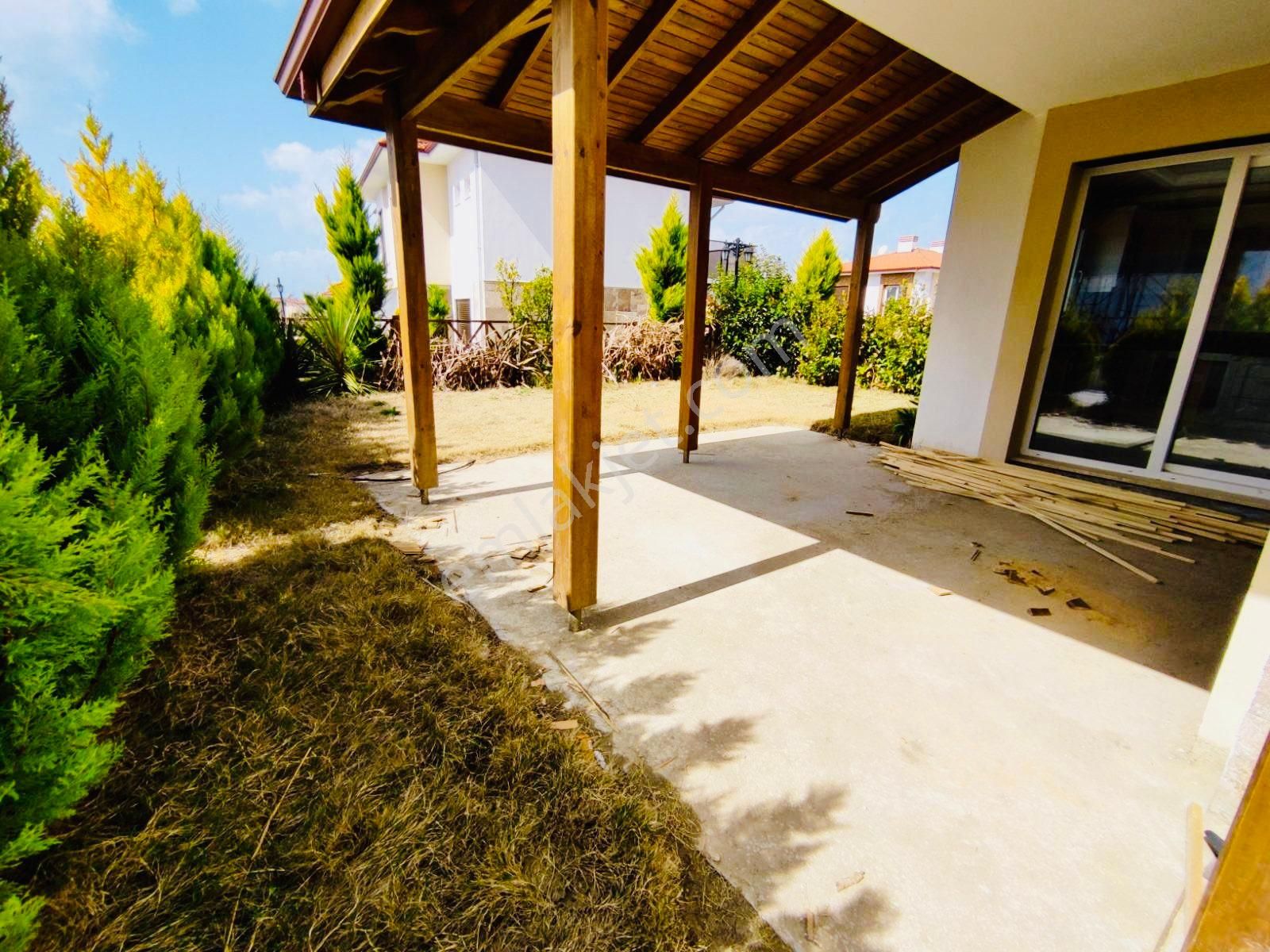 Denize 900metre 3+1 Havuzlu Sitede Yazlık - Görsel 10