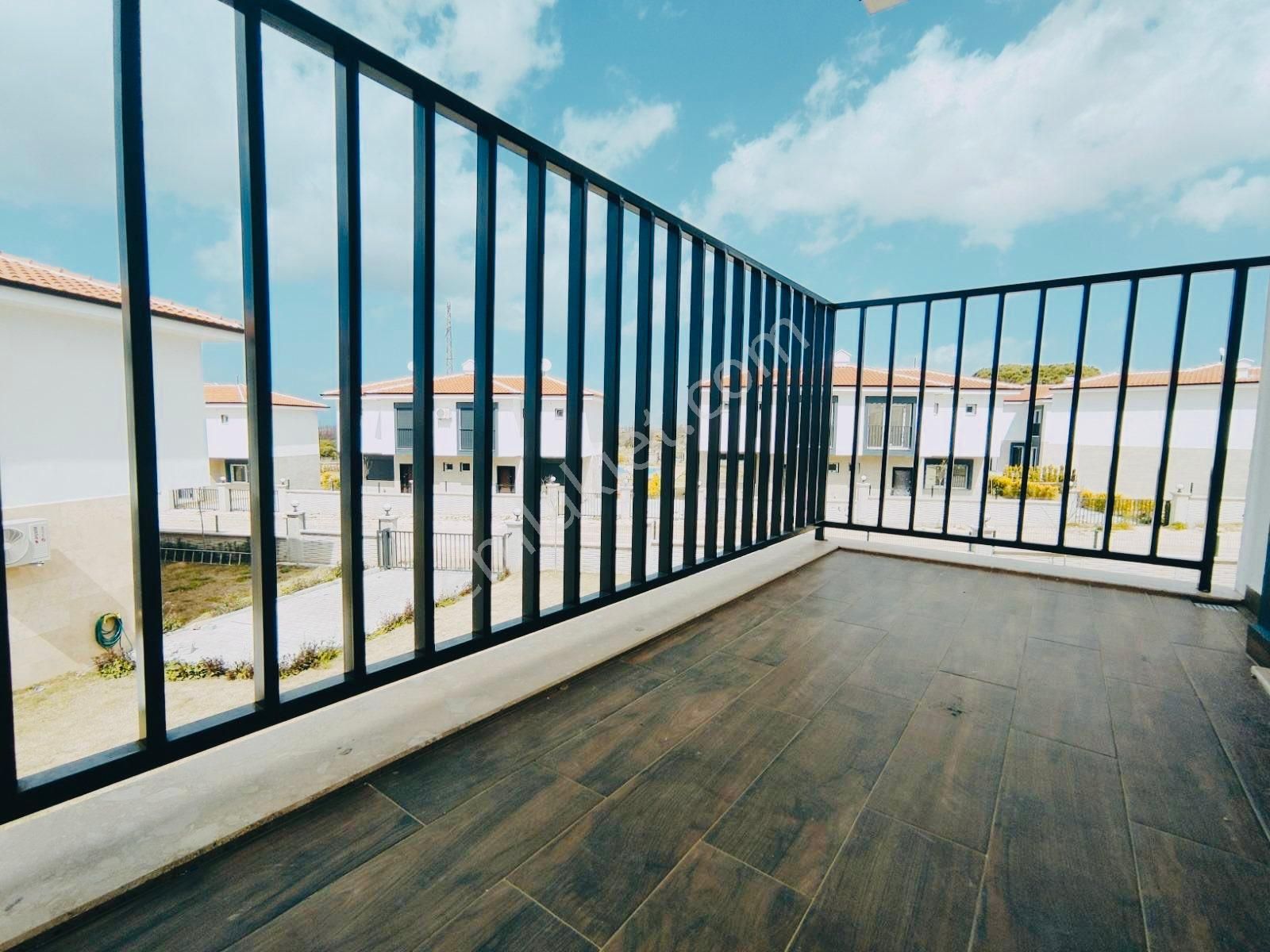 Denize 900metre 3+1 Havuzlu Sitede Yazlık - Görsel 22