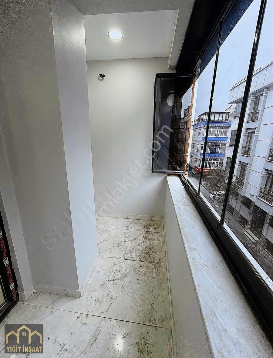 Cevatpaşa'da Satılık 3+1 Ebeveyn Banyolu Lüks Ara Kat Daire - Görsel 3
