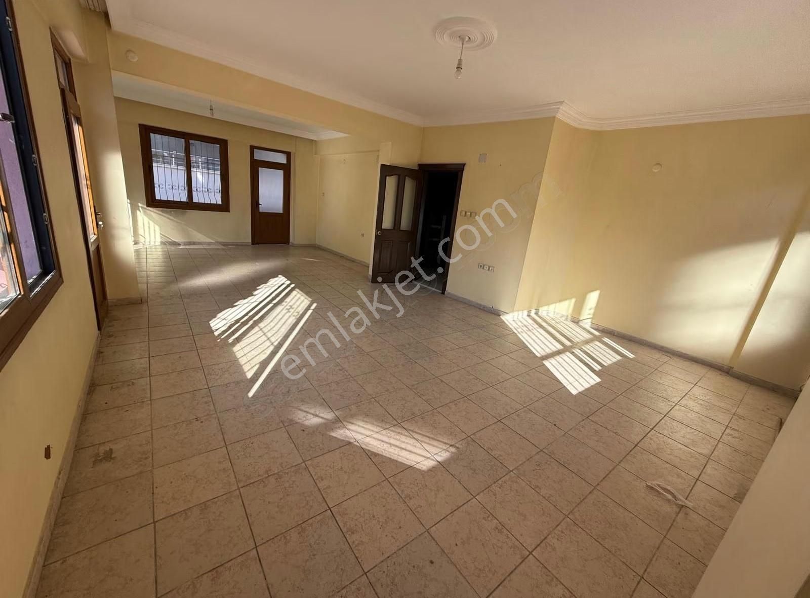 Genç Emlak'tan Sağlık Mah Satılık 4 Katlı Bina. - Görsel 4