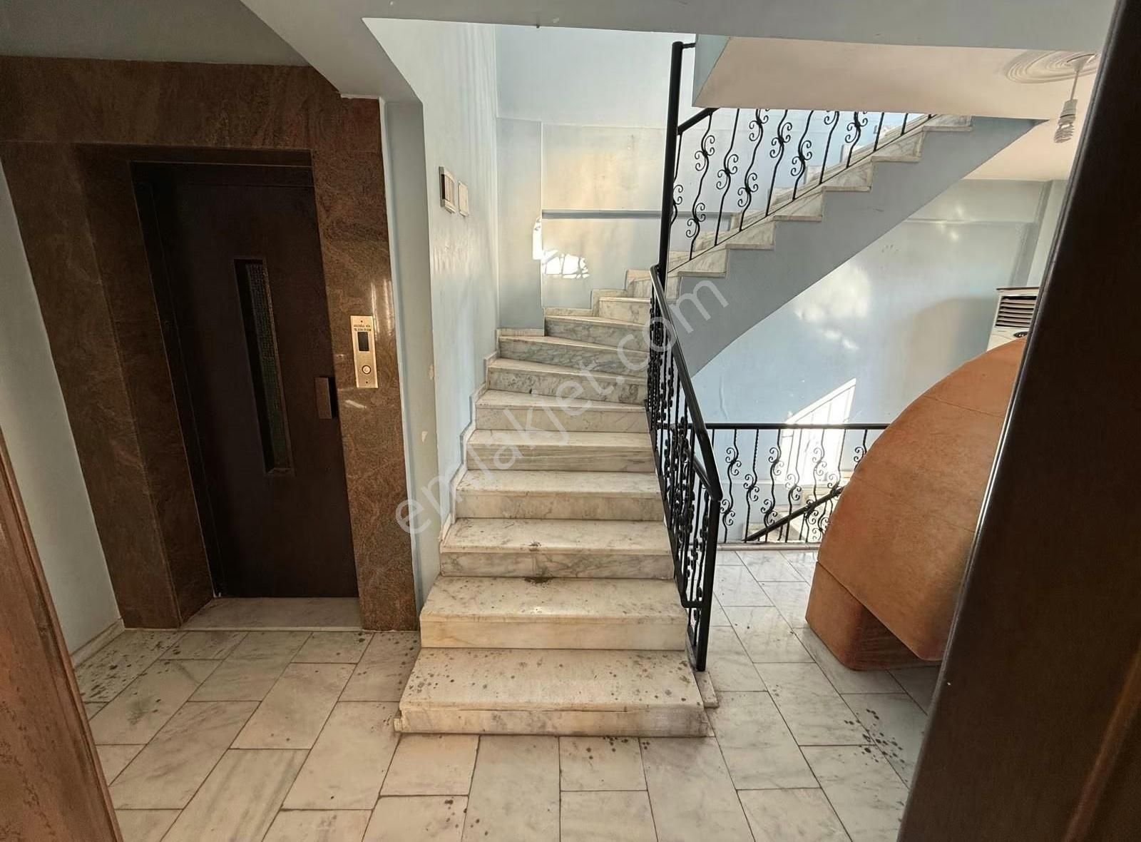 Genç Emlak'tan Sağlık Mah Satılık 4 Katlı Bina. - Görsel 20