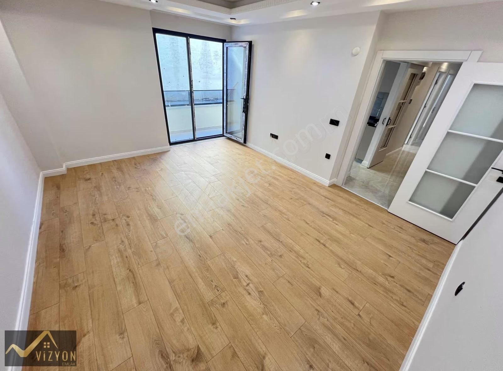 Vizyon Emlak'tan Bağlarbaşı Mh Merkezi Konumda Sıfır 2+1 Daire