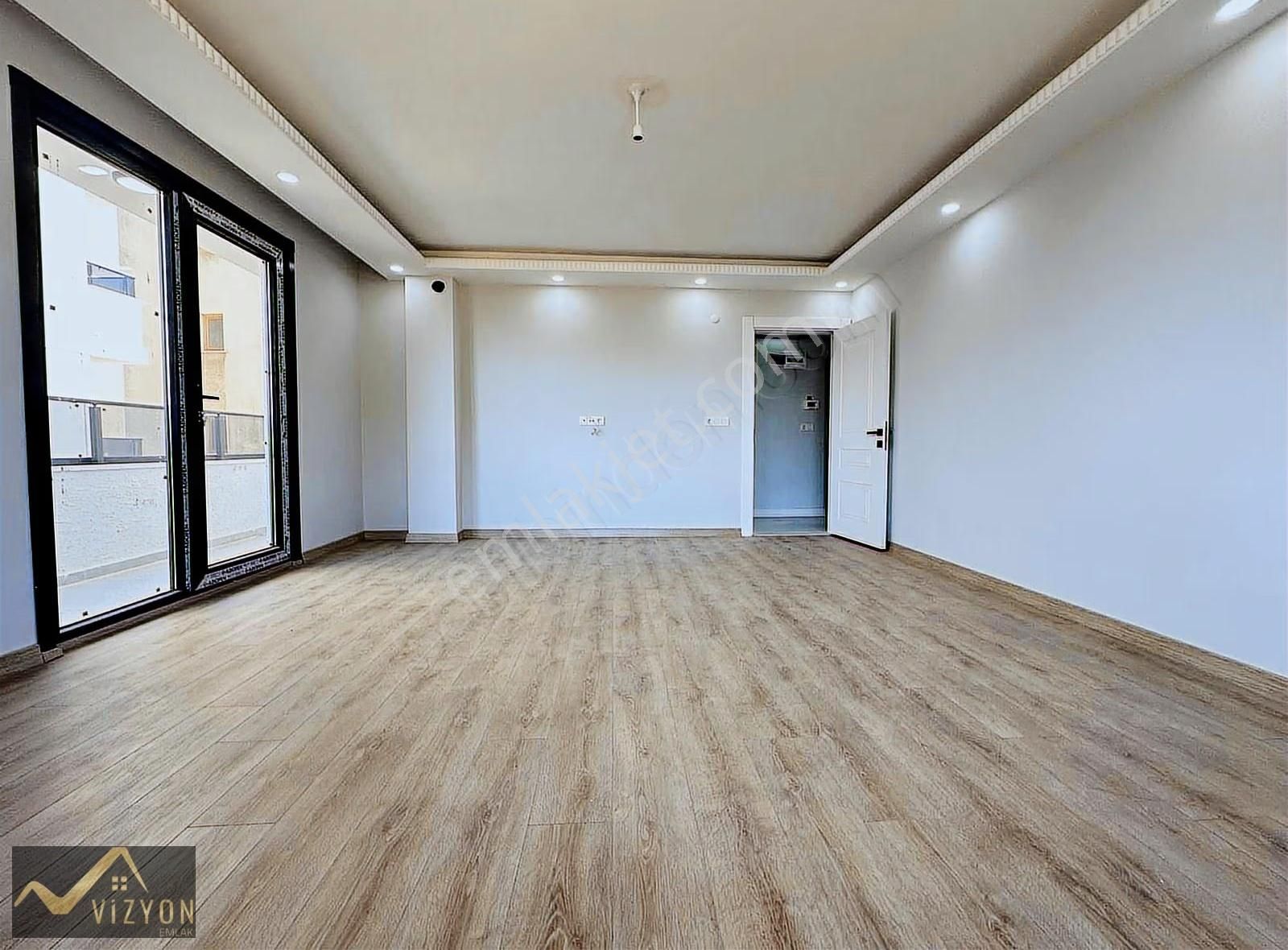 Darıca Merkez 'de K.otoparklı Asansörlü Deniz Manzaralı Arakat