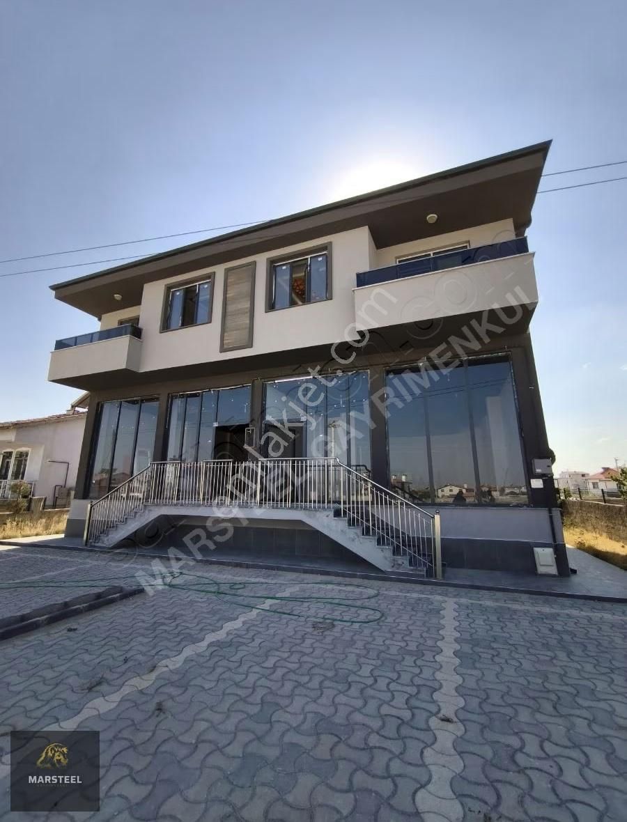 Meram Alakovada Ana Cadde Üstü 170 M2 Satılık Sıfır Dükkan