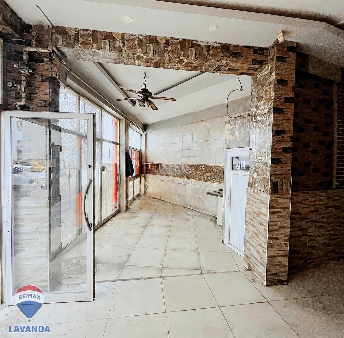 Remax Lavanda'da Çorlu Otogarda Cadde Üstü Satılık Fırsat Dükkan - Görsel 4
