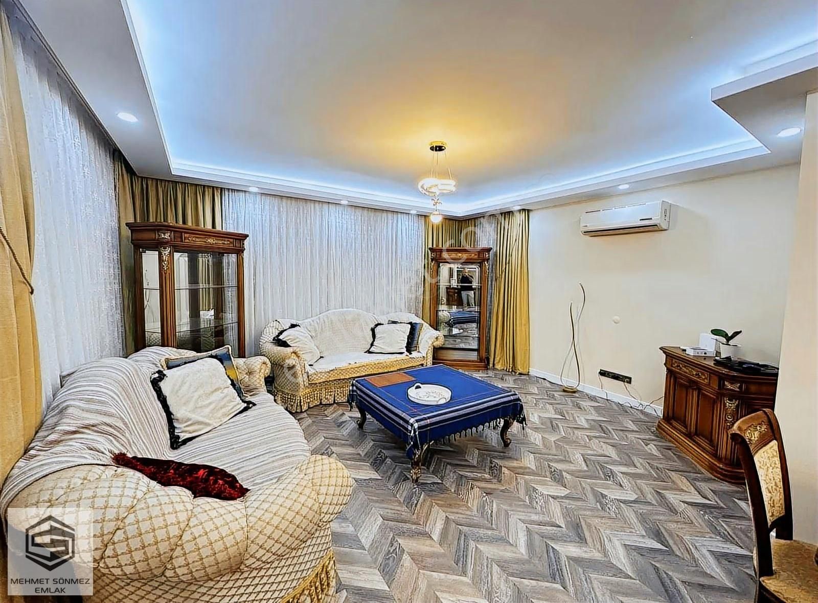 Muratpaşa Lara Çağlayan Rıza Ünal Sitesinde Mobilyalı 3+1