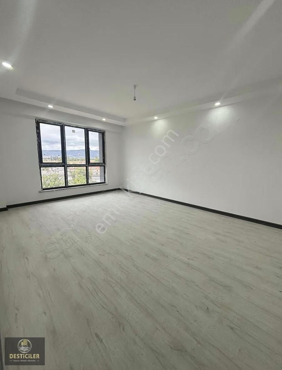 Om-desticiler'den Çevre Yolu Yakını Lüks 3+1