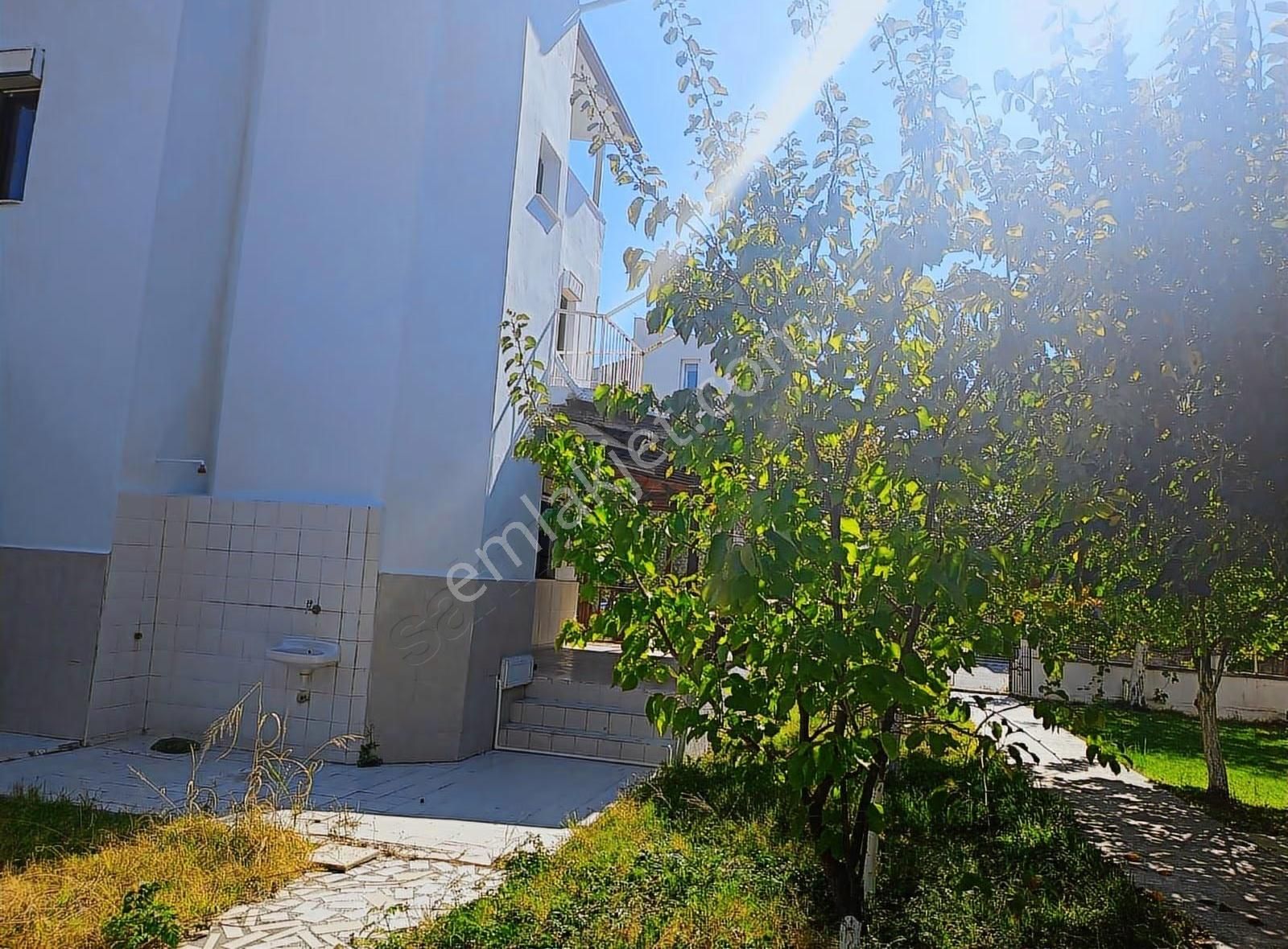 Cumhuriyet Mah.denize 2.sıra Da Uygun Fiyatlı Villamız Satılık - Görsel 3