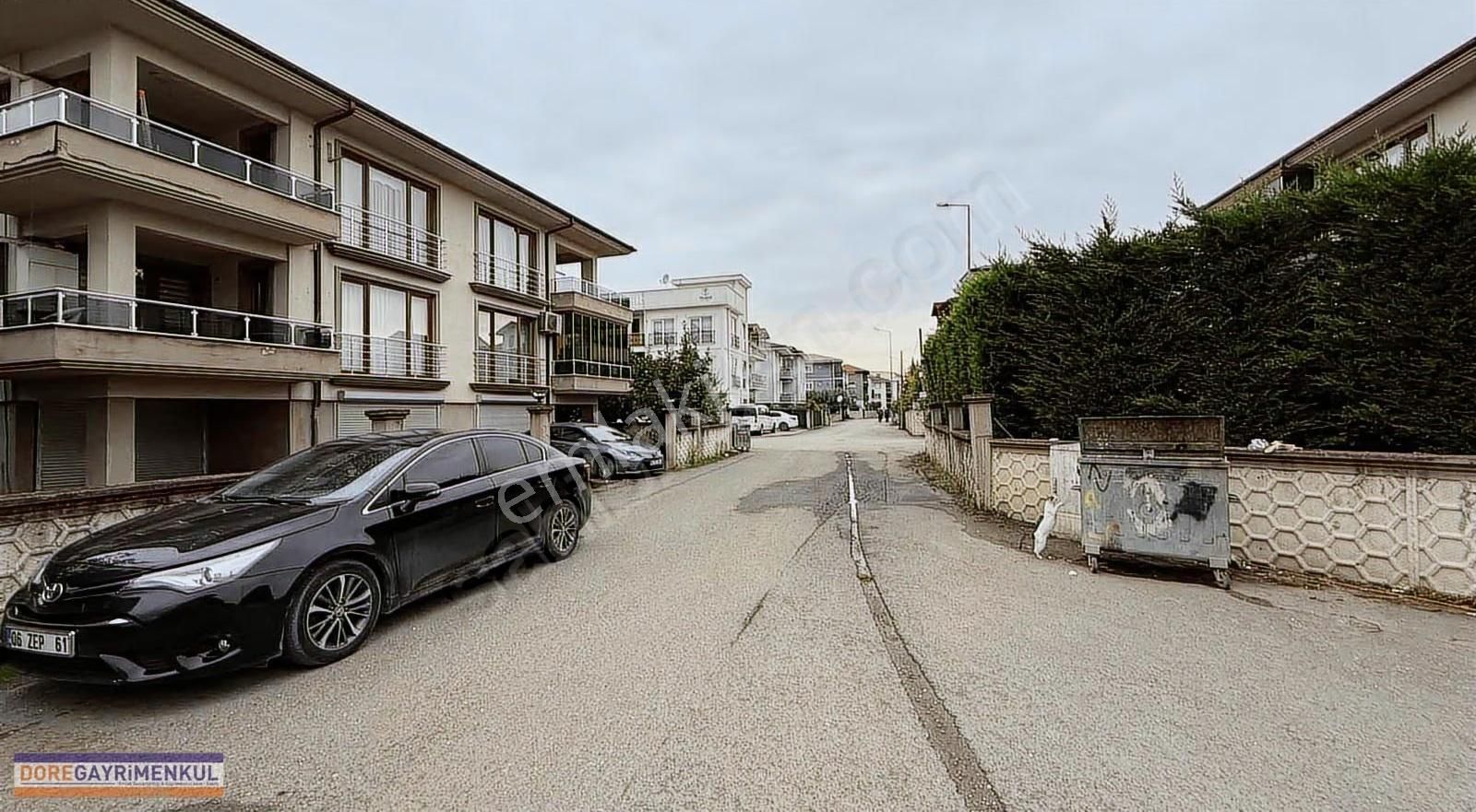 Yazlık Ana Yola Yakın Özpaş Karşısında 3+1 3 Kat Satılık