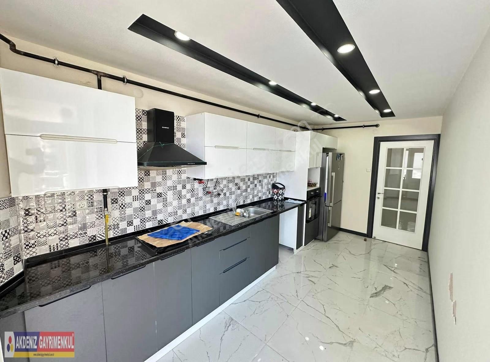 Fatih Polis Karakolu Ve Türkan Saylan Yanı 3+1 K. Mutfak Lüks - Görsel 12