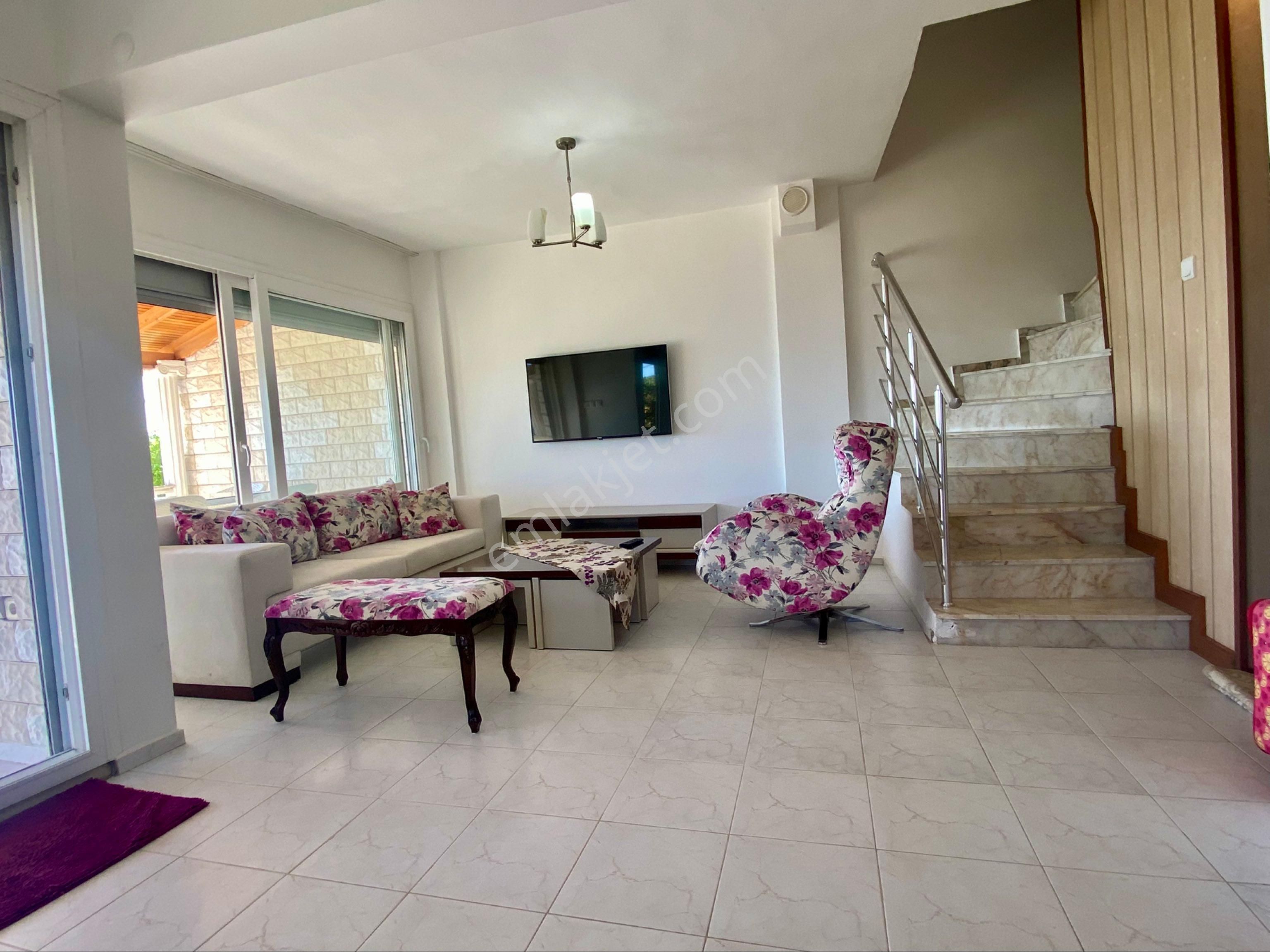 Balıklıova'da, Her Odası Deniz Manzaralı, Köşe Konumda Dubleks - Görsel 14