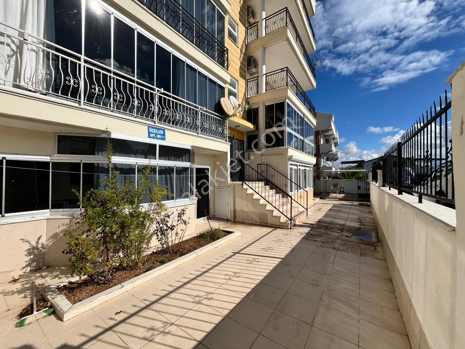 Altınkum'da Denize Yürüme Mesafesinde 2+1 İçi Yapılı Daire - Görsel 14