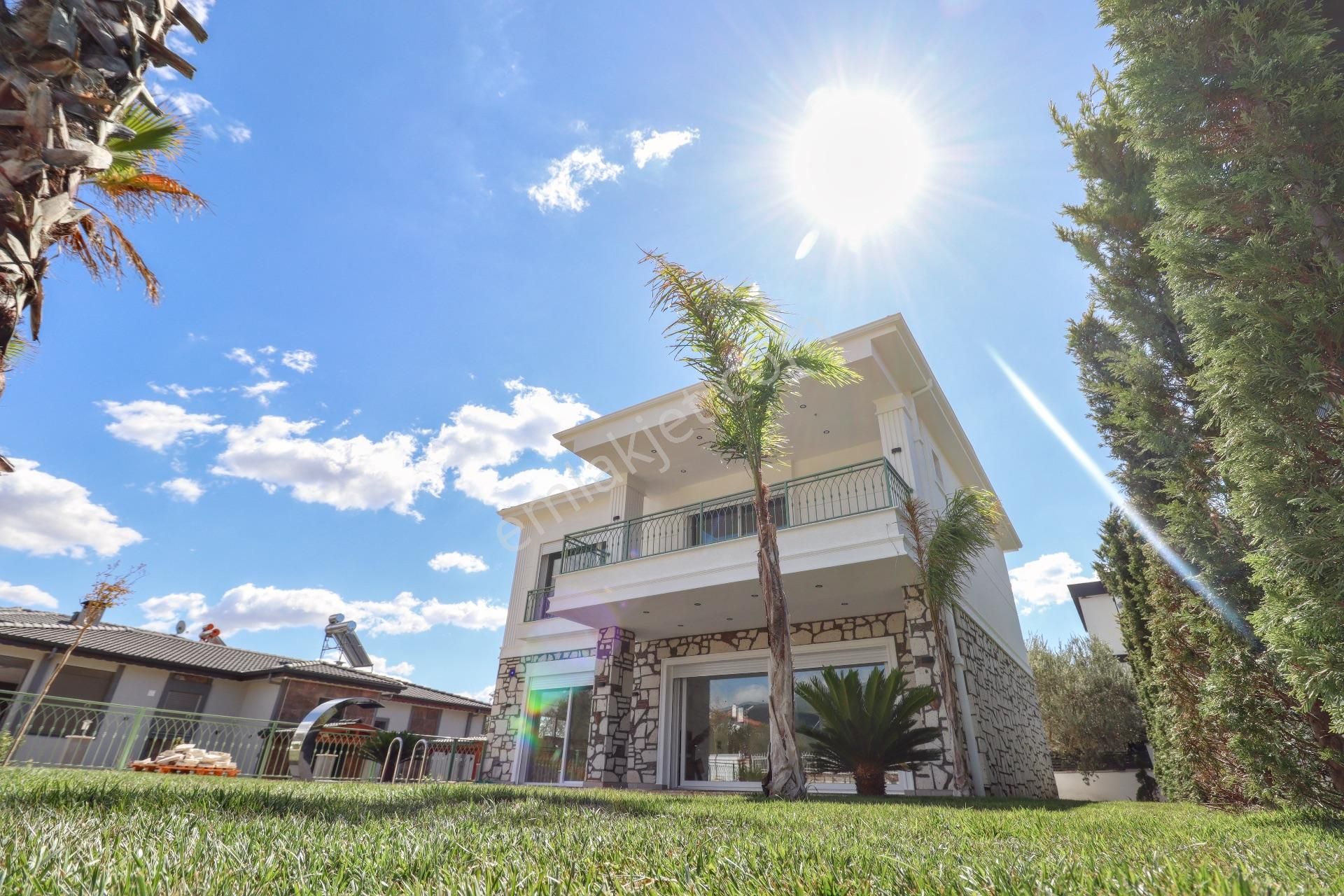 Güre'de 470 M2 Arsa İçinde Satılık Havuzlu 4+1 Villa - Görsel 5