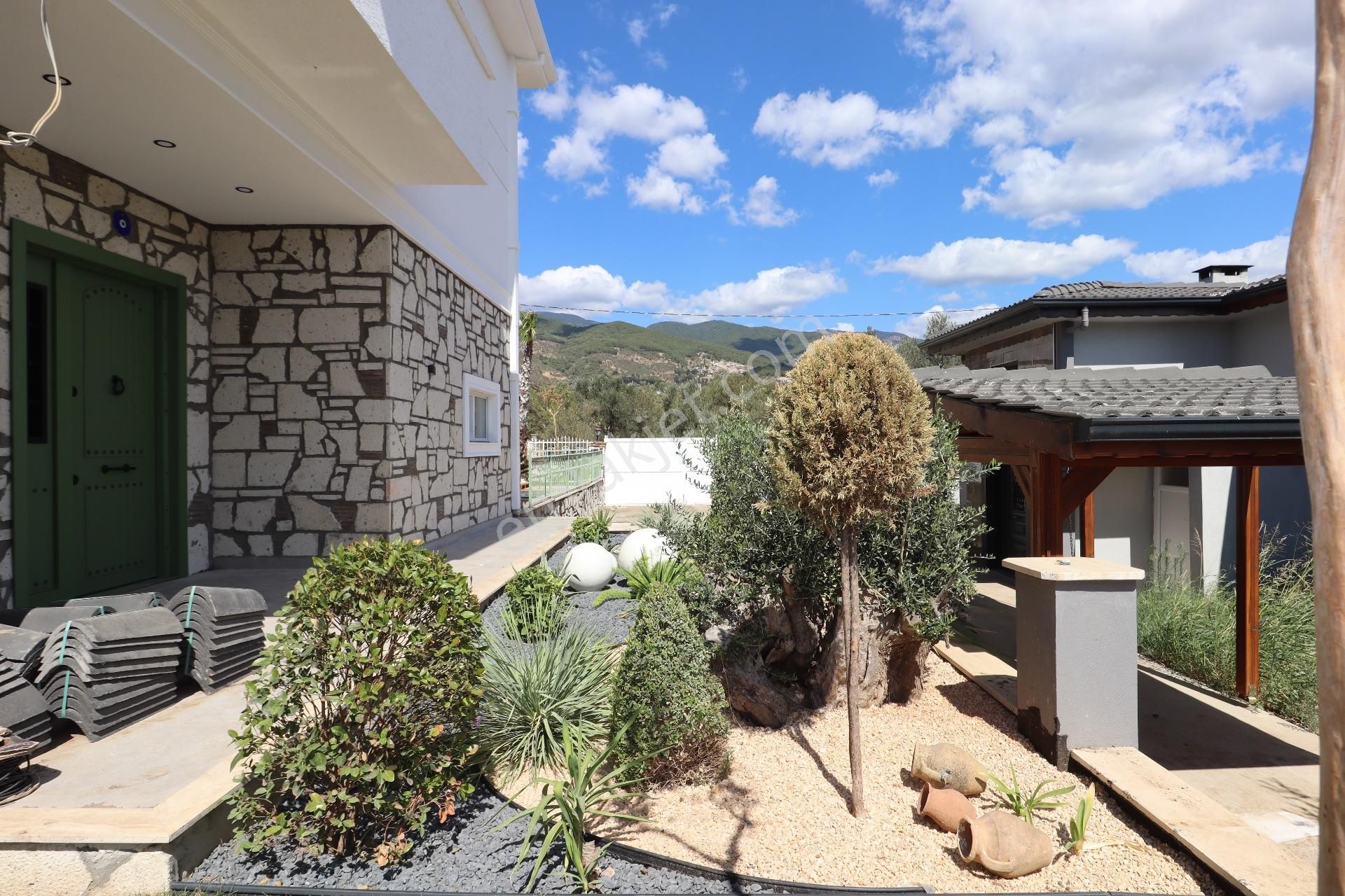 Güre'de 470 M2 Arsa İçinde Satılık Havuzlu 4+1 Villa - Görsel 20