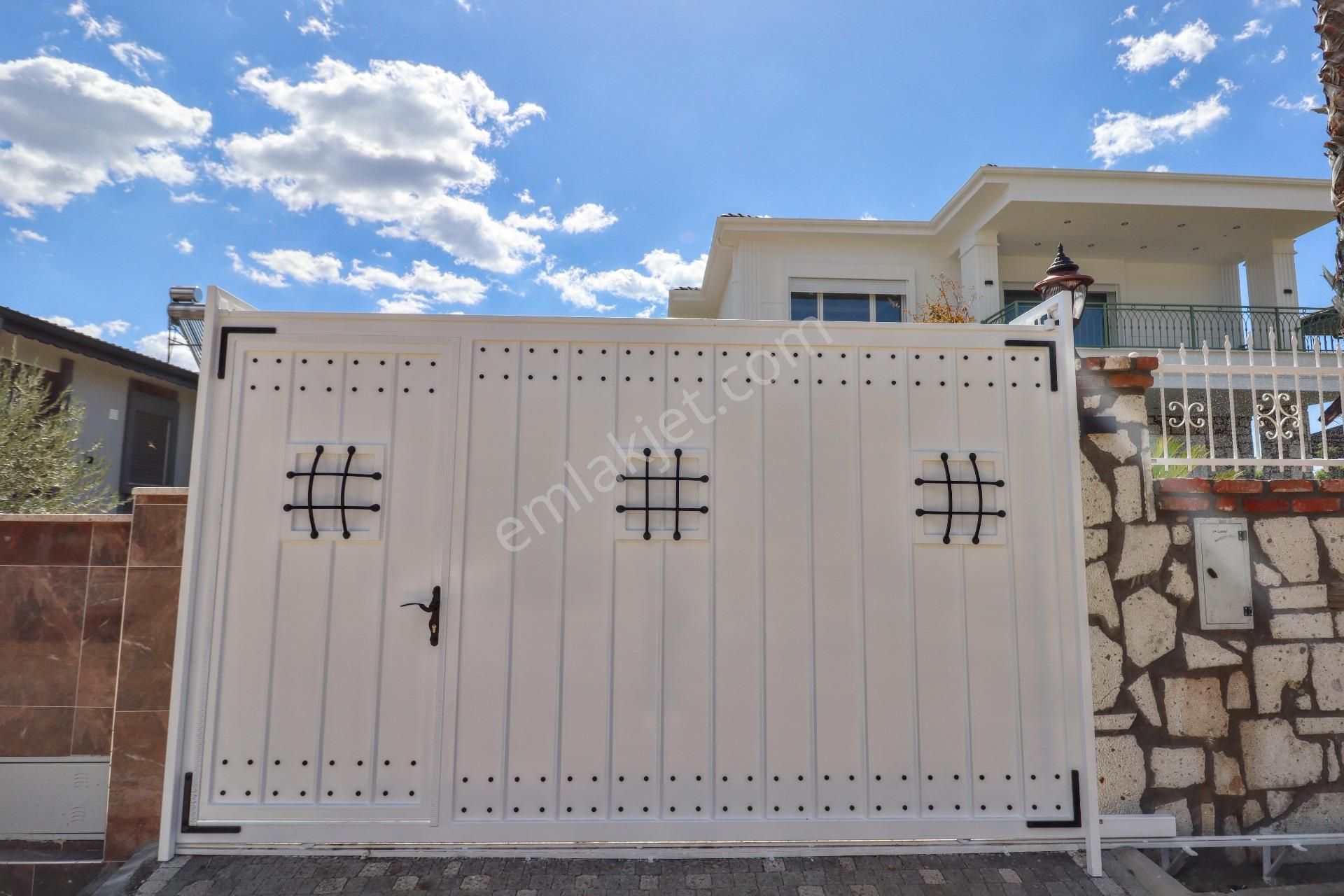 Güre'de 470 M2 Arsa İçinde Satılık Havuzlu 4+1 Villa - Görsel 23