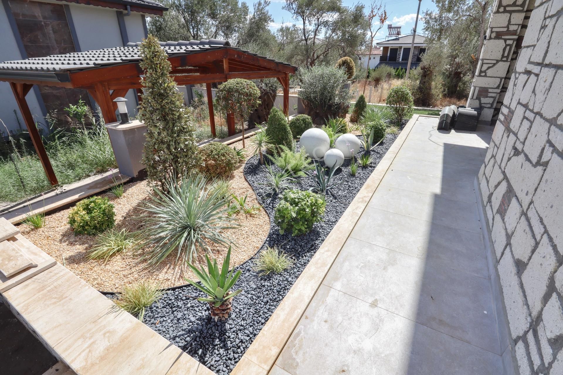 Güre'de 470 M2 Arsa İçinde Satılık Havuzlu 4+1 Villa - Görsel 18