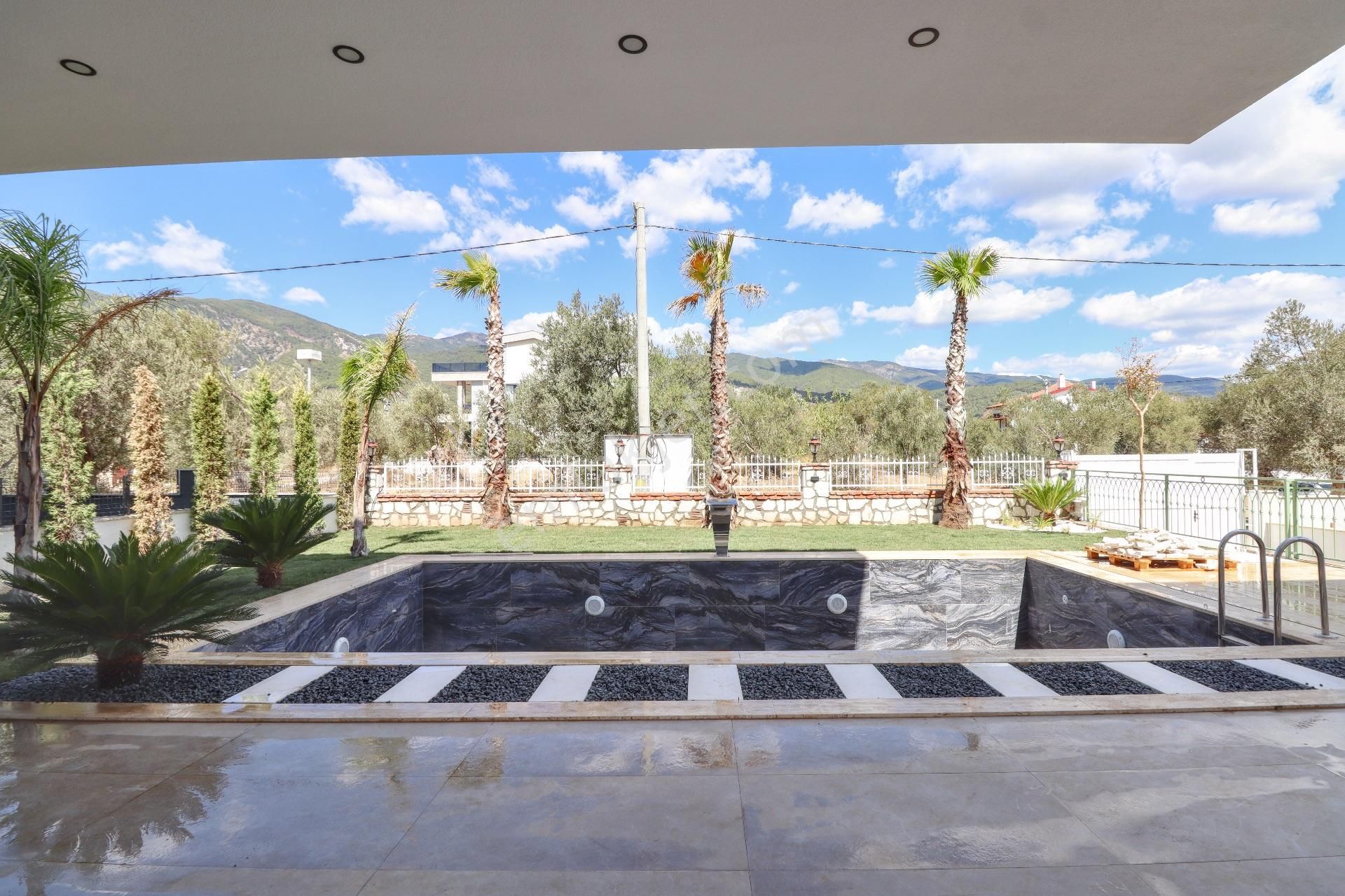 Güre'de 470 M2 Arsa İçinde Satılık Havuzlu 4+1 Villa - Görsel 11