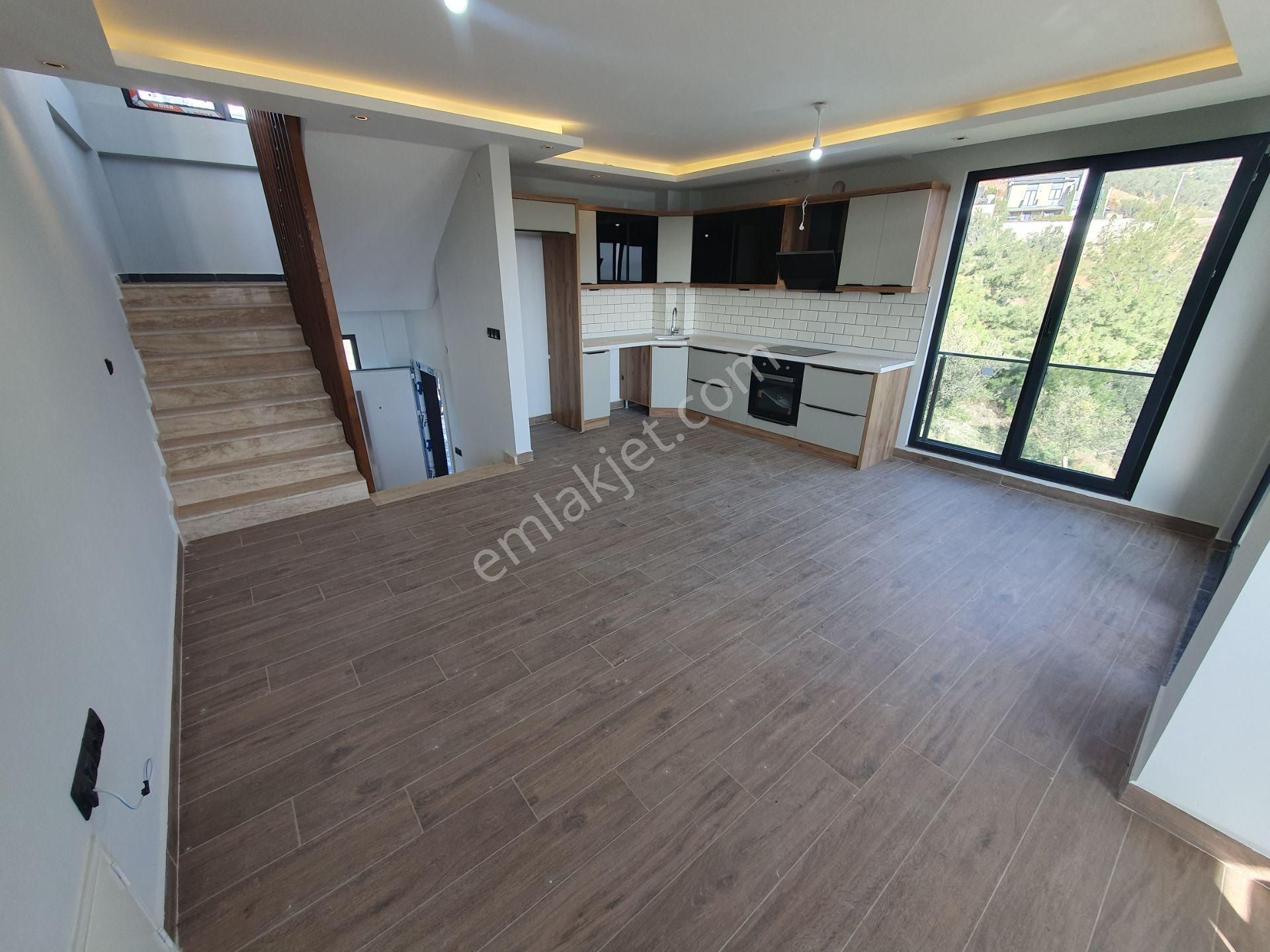 Gürede Deniz Manzaralı Bahçeli Özel Tasarım Fourlex Villa - Görsel 24