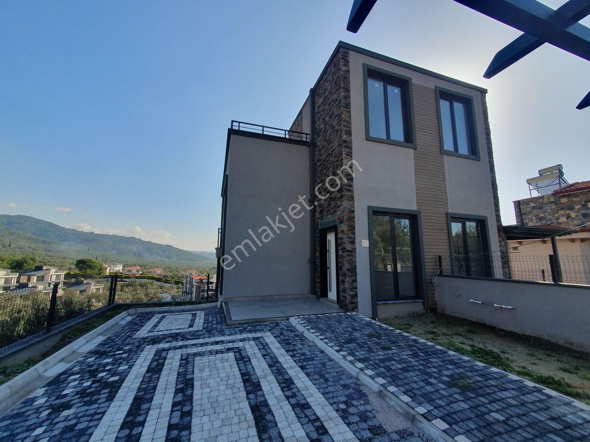 Gürede Deniz Manzaralı Bahçeli Özel Tasarım Fourlex Villa - Görsel 39