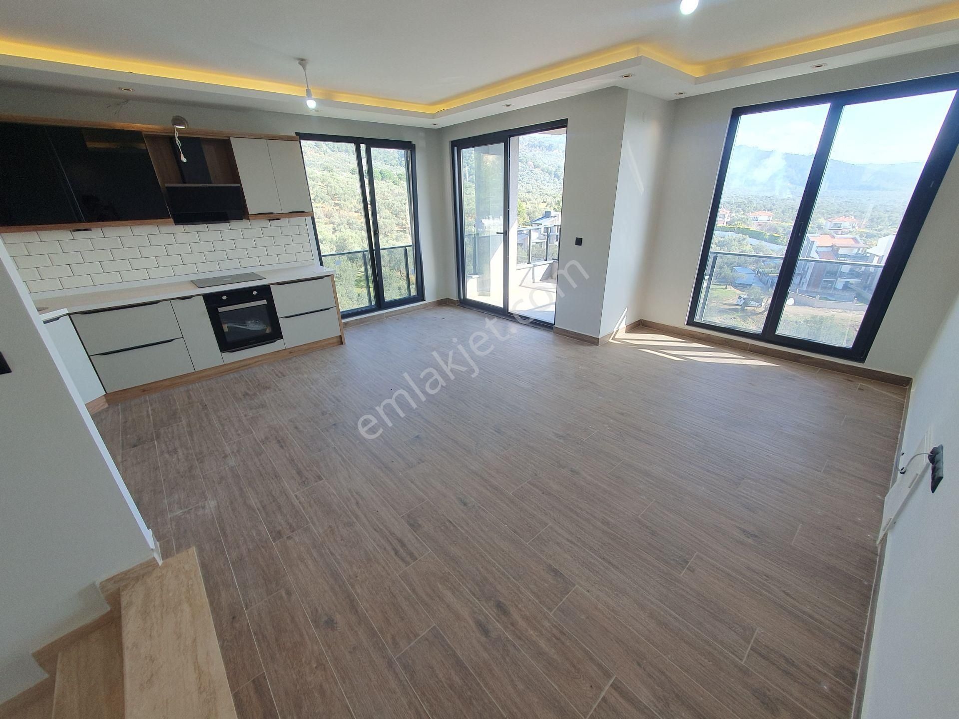 Gürede Deniz Manzaralı Bahçeli Özel Tasarım Fourlex Villa - Görsel 23