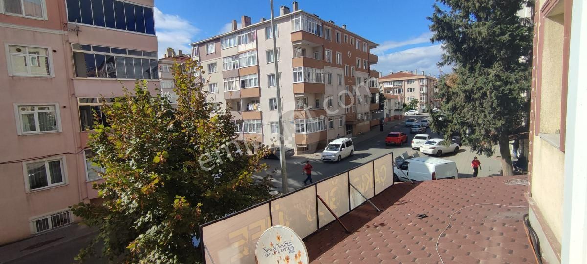 Reşadiye Mahallesinde Caddeye Cepheli 1 1 Satılık Daire P.no:1807 M - Görsel 12