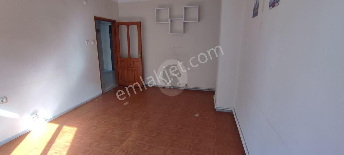 Reşadiye Mahallesinde Caddeye Cepheli 1 1 Satılık Daire P.no:1807 M - Görsel 25