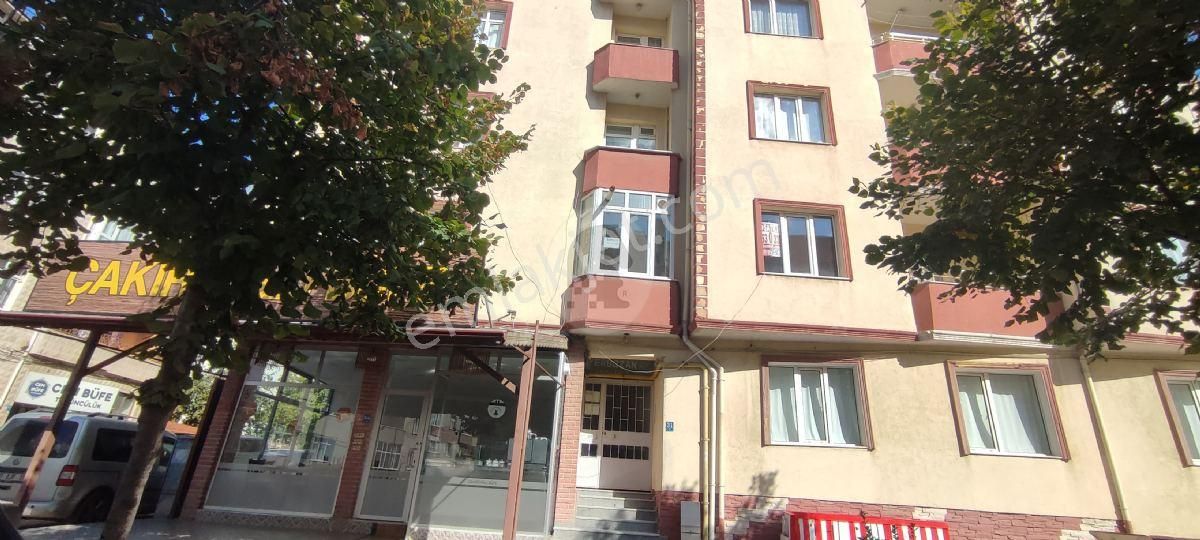 Reşadiye Mahallesinde Caddeye Cepheli 1 1 Satılık Daire P.no:1807 M - Görsel 9