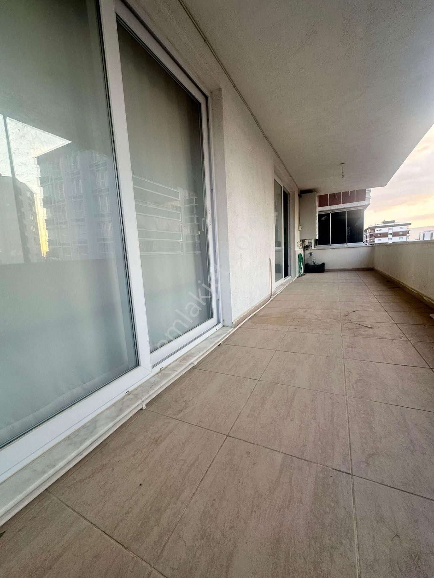 Merkezi Konum Cadde Üzerinde 3+1,165m2 , Dgazlı Satılık Daire - Görsel 6