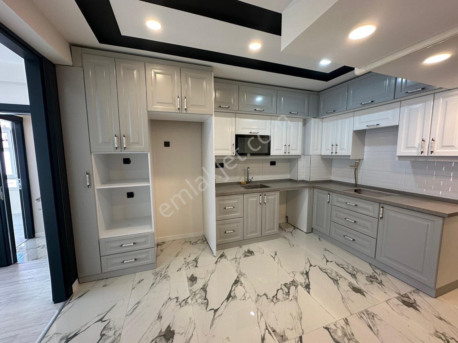 Demokrasi Üniversitesi Yakini Full Tadilatli 2+1 Dairedairemiz