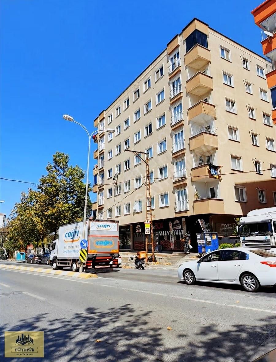 Sancaktepe Y.emre Mah.barboros Bulvarında 140m2 3+1satılık Daire