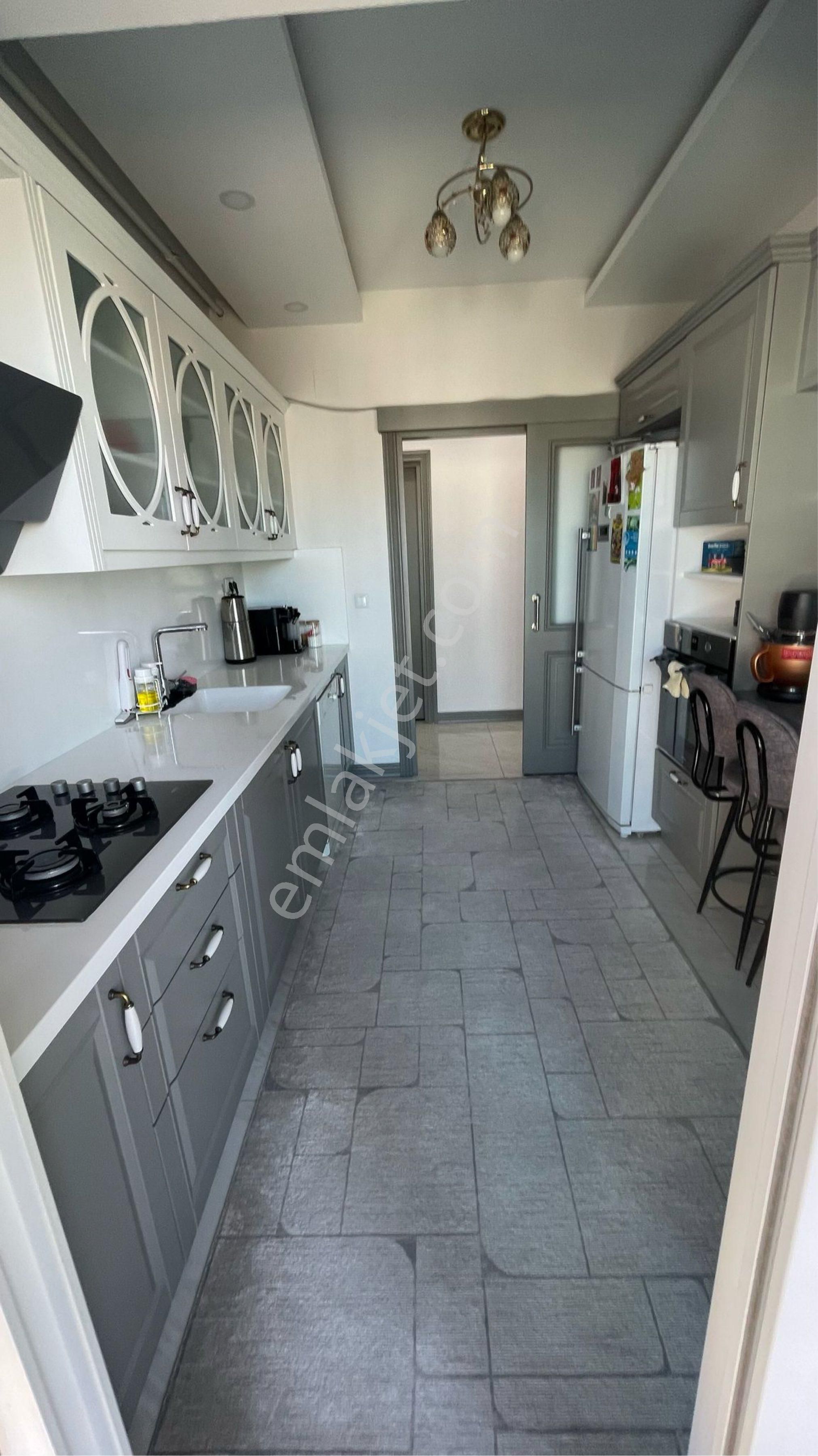 Huzurevinde Merkezi Konumda Sıfır Masraf Satılık3+1