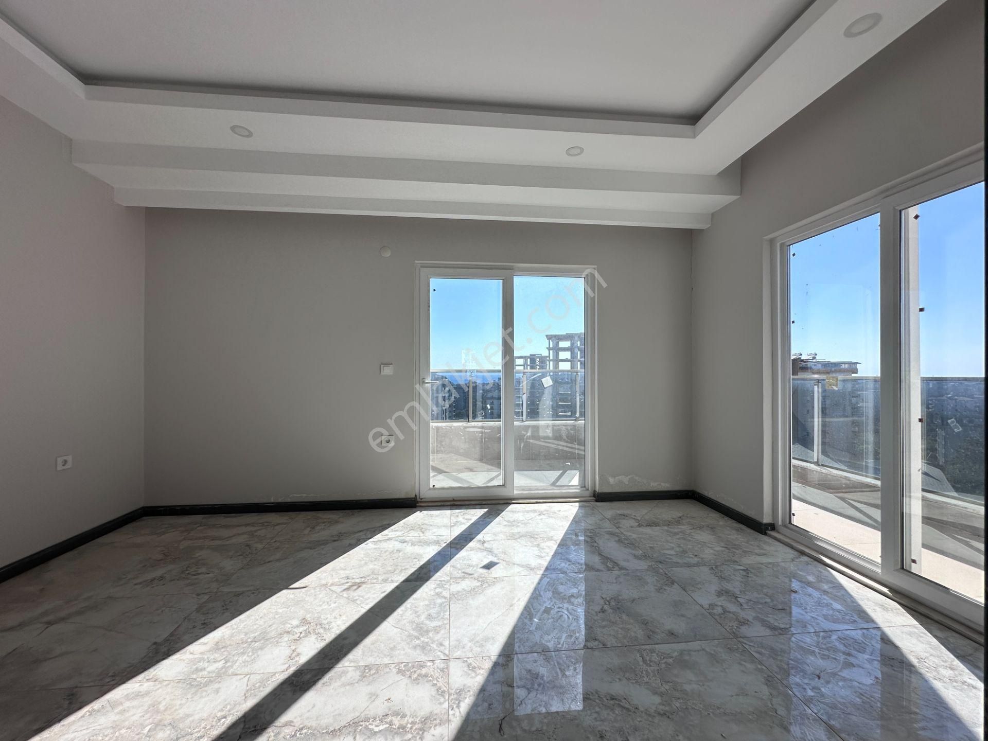 Avsallar'da Tek Blok Aktiviteli Deniz Manzaralı 2+1 130 M2 Dubleks - Görsel 17