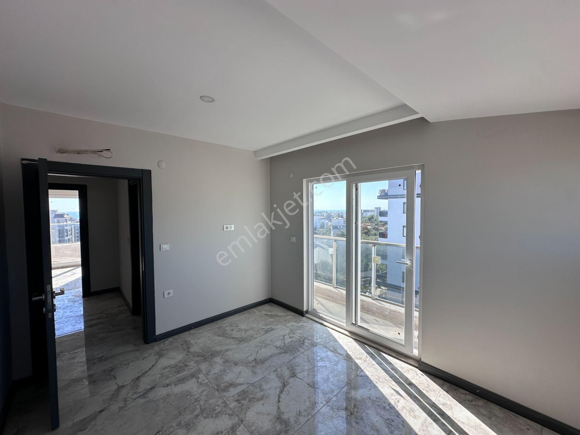 Avsallar'da Tek Blok Aktiviteli Deniz Manzaralı 2+1 130 M2 Dubleks - Görsel 11