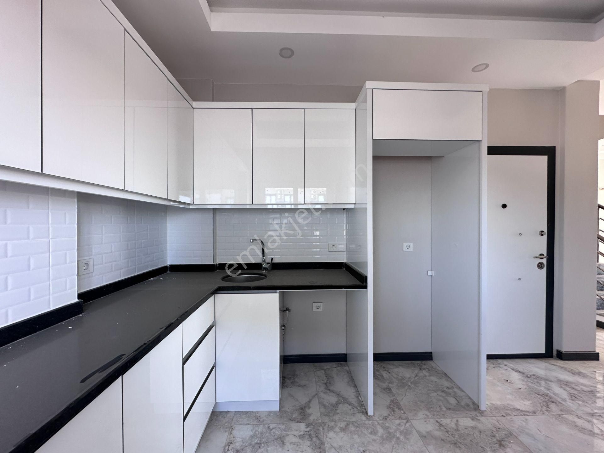 Avsallar'da Tek Blok Aktiviteli Deniz Manzaralı 2+1 130 M2 Dubleks - Görsel 3