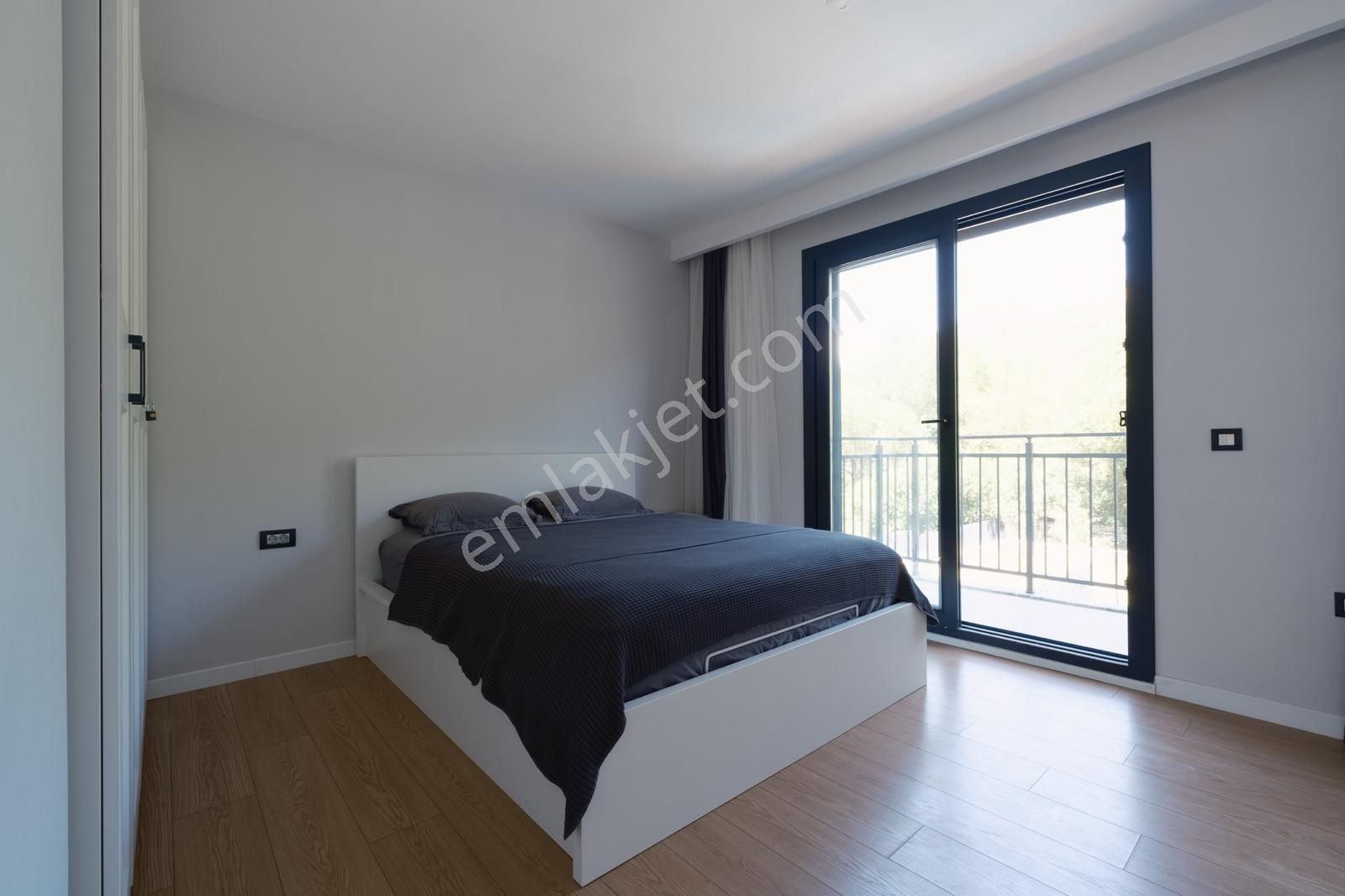 Çamlı Sezonluk Kiralık Eşyalı Havuzlu Villa - Görsel 22