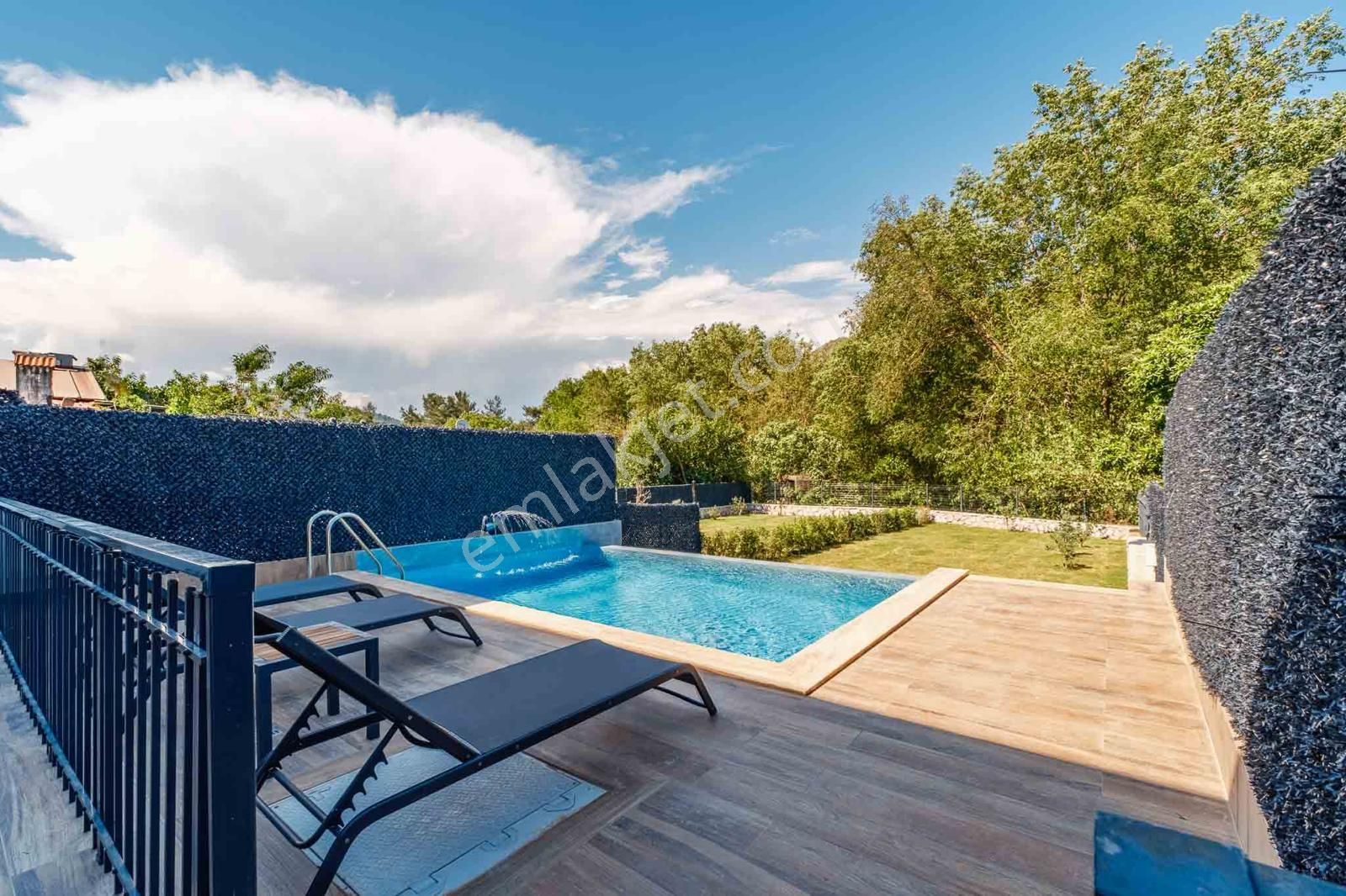 Çamlı Sezonluk Kiralık Eşyalı Havuzlu Villa - Görsel 25