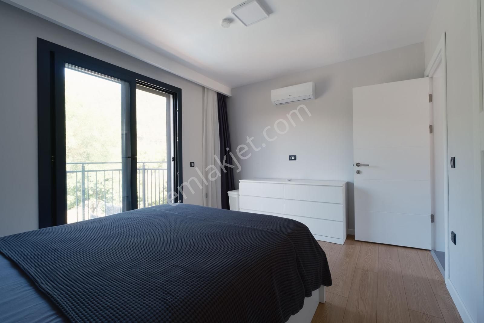 Çamlı Sezonluk Kiralık Eşyalı Havuzlu Villa - Görsel 21